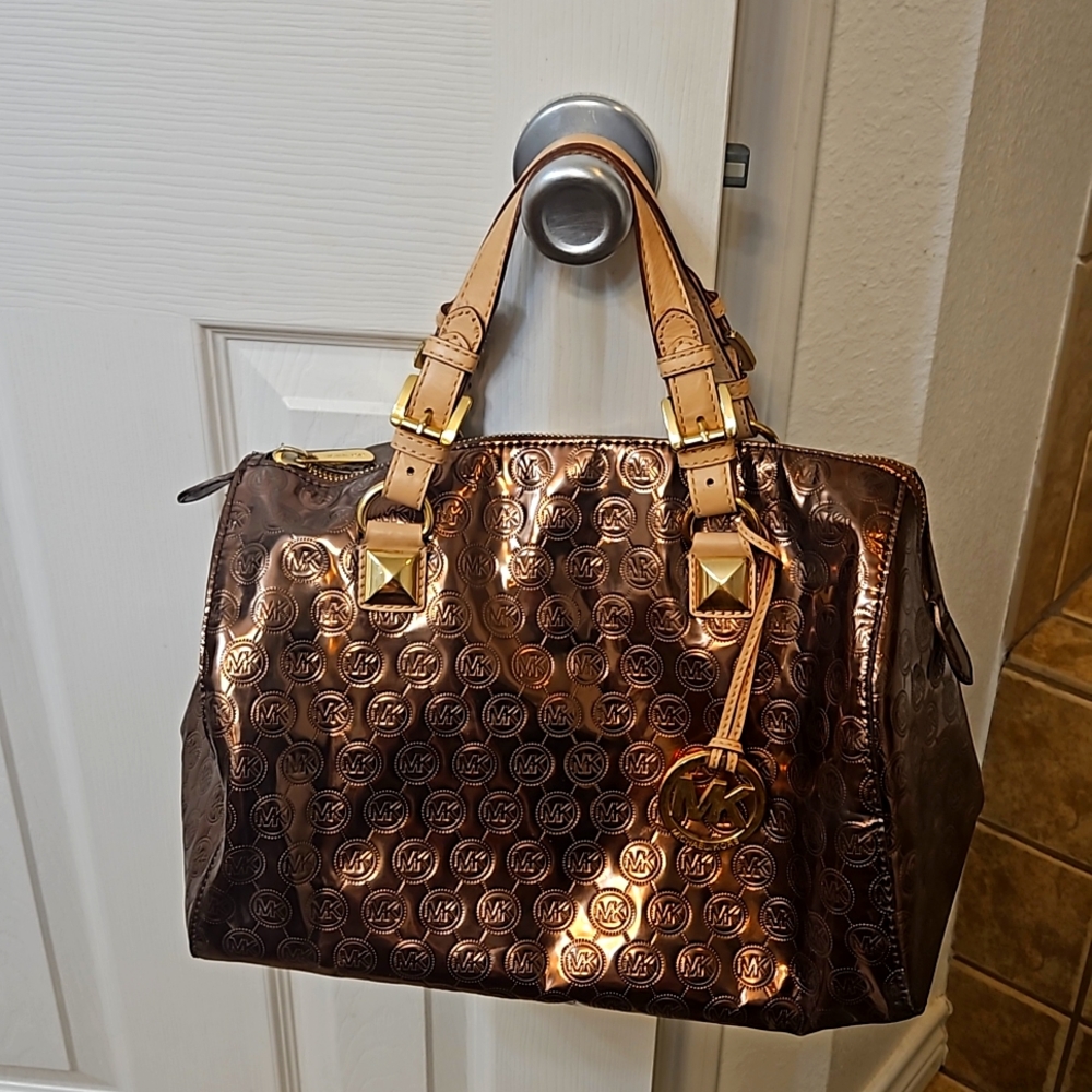 Michael Kors Platinum Monogram Speedy